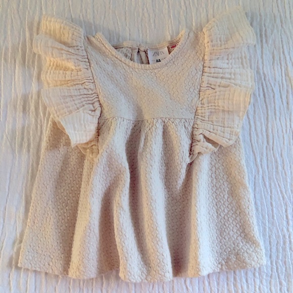 Girls sleeveless top size 2-3 - Picture 1 of 1